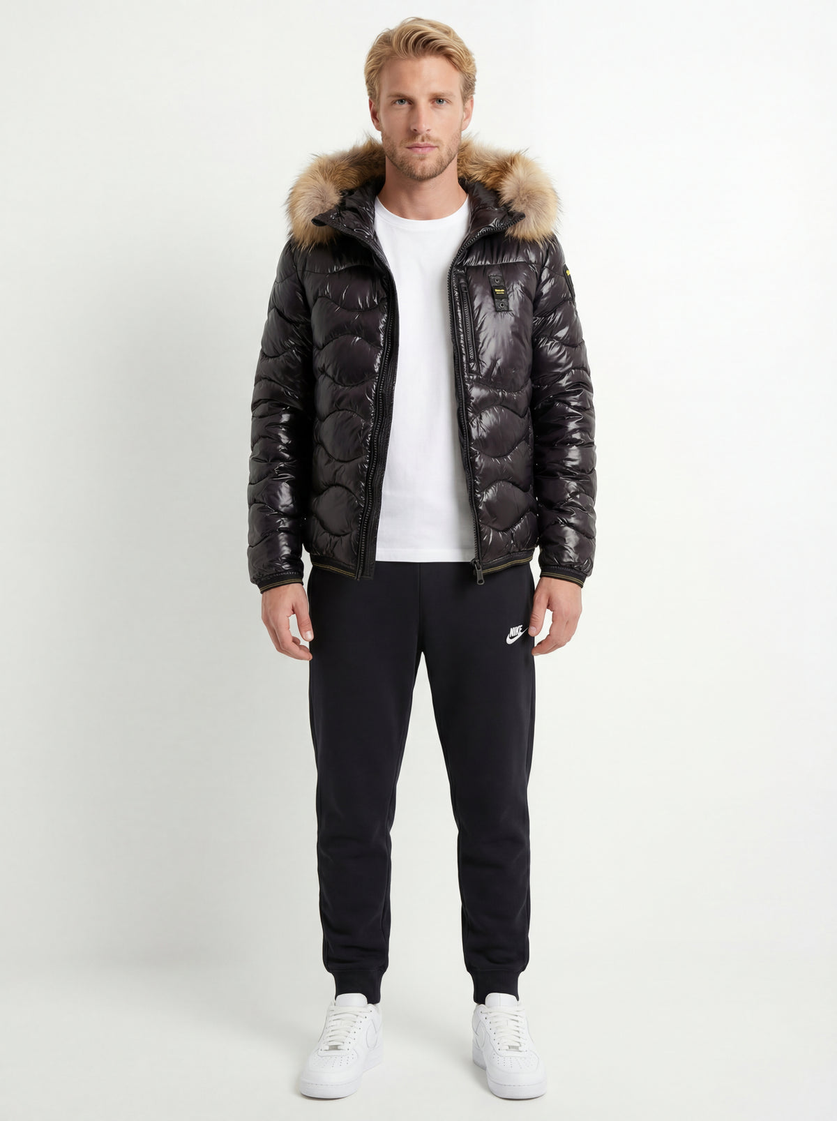 CW2288 111 Air + Blauer Giubbino Uomo + Nike Pantaloni Tuta - 01