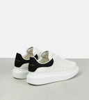 553770 Alexander McQueen